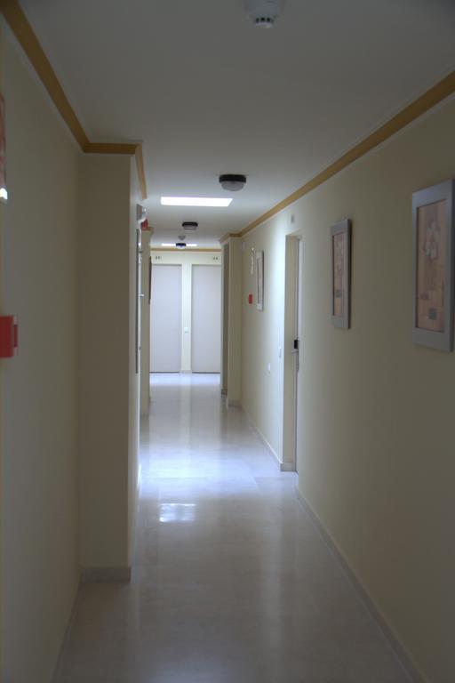 Apartamentos Turisticos Los Girasoles Espartinas Eksteriør billede
